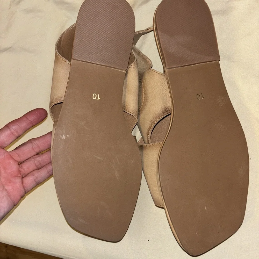 New Diba True 10 Venture Some Beige Sandals Ankle Strap Leather Cross Band Flats